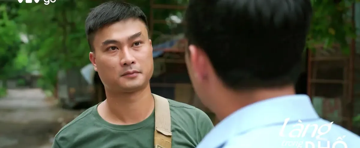 Làng trong phố - Tập 11: Hiếu đến công ty xử tay quản đốc - Ảnh 2.