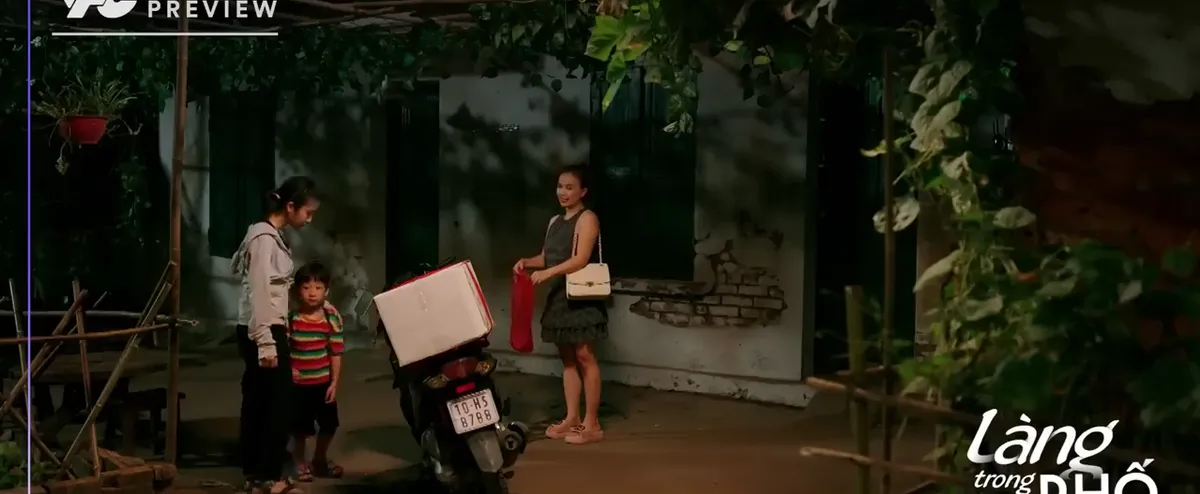 L&agrave;ng trong phố - Tập 11: Ho&agrave;i thẳng tay trị chị Lệ tr&agrave; xanh - Ảnh 1.