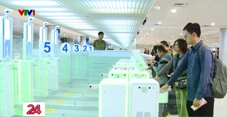 Khai trương cổng tự động xuất nhập cảnh ở 5 s&acirc;n bay - Ảnh 1.
