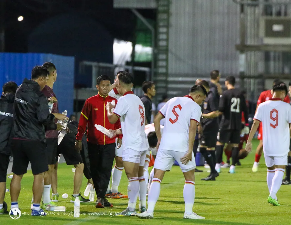 Giao hữu: U23 Việt Nam 1-1 (pen 3-5) U23 Bahrain | HLV Hoàng Anh Tuấn hài lòng với các học trò - Ảnh 5. Giao hữu: U23 Việt Nam 1-1 (pen 3-5) U23 Bahrain | HLV Hoàng Anh Tuấn hài lòng với các học trò - Ảnh 5.