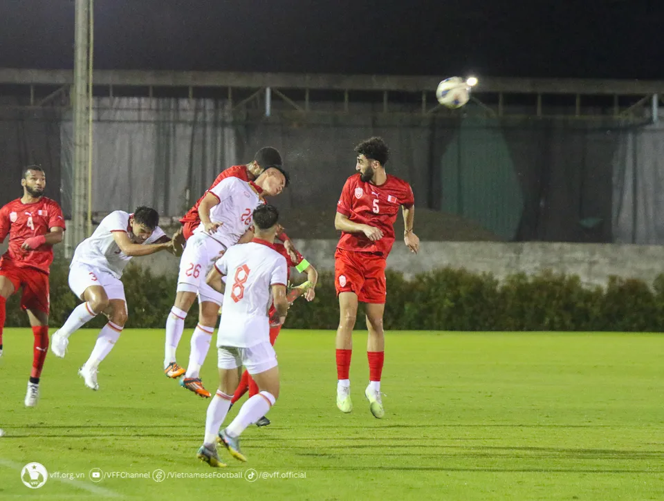 Giao hữu: U23 Việt Nam 1-1 (pen 3-5) U23 Bahrain | HLV Hoàng Anh Tuấn hài lòng với các học trò - Ảnh 3. Giao hữu: U23 Việt Nam 1-1 (pen 3-5) U23 Bahrain | HLV Hoàng Anh Tuấn hài lòng với các học trò - Ảnh 3.