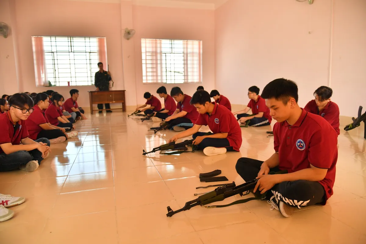 Kiên Giang: Làm mới bộ môn giáo dục Quốc phòng – An ninh cho học sinh, sinh viên - Ảnh 1.