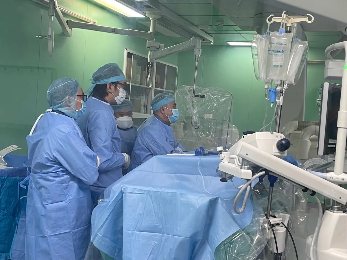 Bật báo động đỏ liên viện, cứu sống bệnh nhân ngưng tuần hoàn hô hấp - Ảnh 1.
