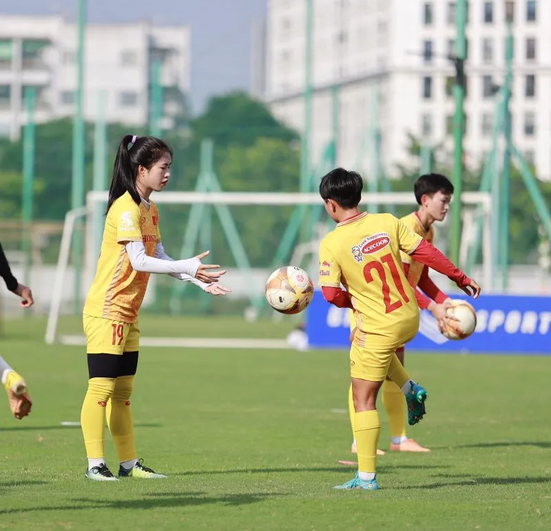 Hải Yến được bầu làm đội trưởng ĐT bóng đá nữ Việt Nam - Ảnh 1. Hải Yến được bầu làm đội trưởng ĐT bóng đá nữ Việt Nam - Ảnh 1.