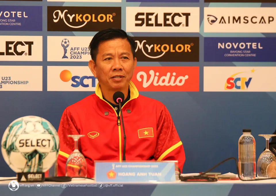 HLV Hoàng Anh Tuấn: “Tôi mong muốn các cầu thủ trẻ Việt Nam có sự thử thách ở giải Đông Nam Á” - Ảnh 1. HLV Hoàng Anh Tuấn: “Tôi mong muốn các cầu thủ trẻ Việt Nam có sự thử thách ở giải Đông Nam Á” - Ảnh 1.
