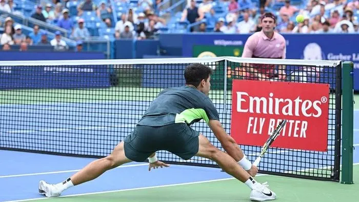 Alcaraz và Djokovic vào tứ kết giải quần vợt Cincinnati mở rộng 2023 - Ảnh 2. Alcaraz và Djokovic vào tứ kết giải quần vợt Cincinnati mở rộng 2023 - Ảnh 2.