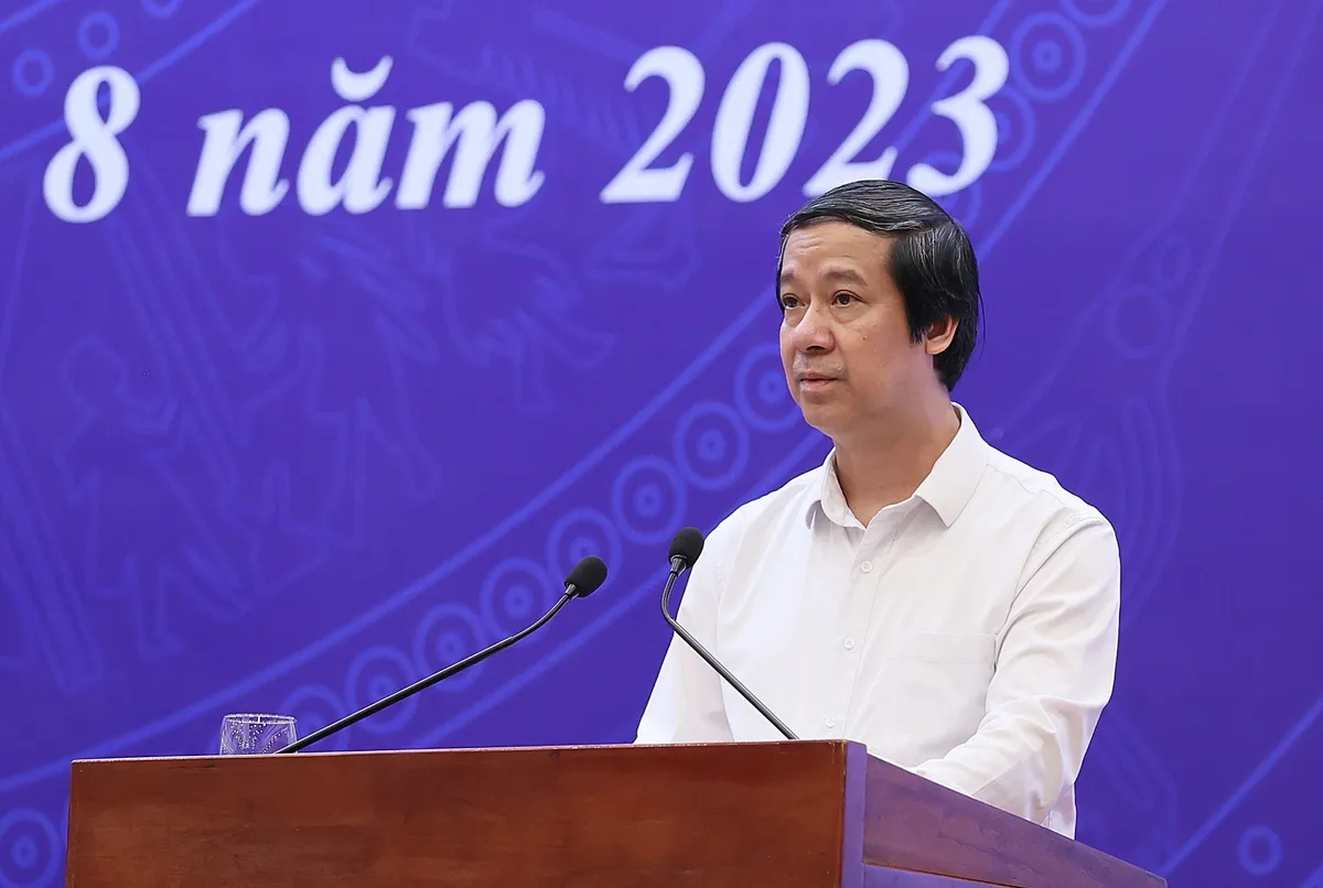 Thủ tướng Phạm Minh Ch&iacute;nh: Đảng, Nh&agrave; nước, Ch&iacute;nh phủ lu&ocirc;n đồng h&agrave;nh c&ugrave;ng giải quyết những kh&oacute; khăn, thử th&aacute;ch của ng&agrave;nh Gi&aacute;o dục - Ảnh 2.