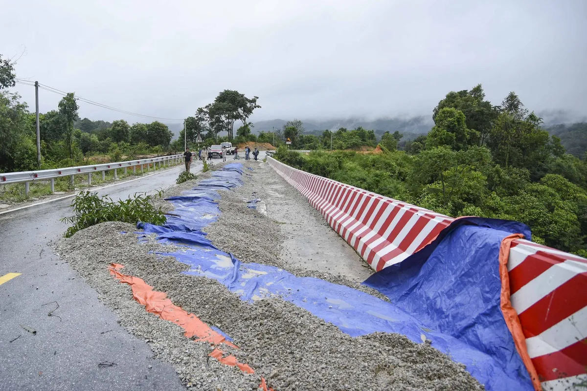 C&ocirc;ng bố t&igrave;nh huống khẩn cấp thi&ecirc;n tai tr&ecirc;n 14 tuyến quốc lộ - Ảnh 3.