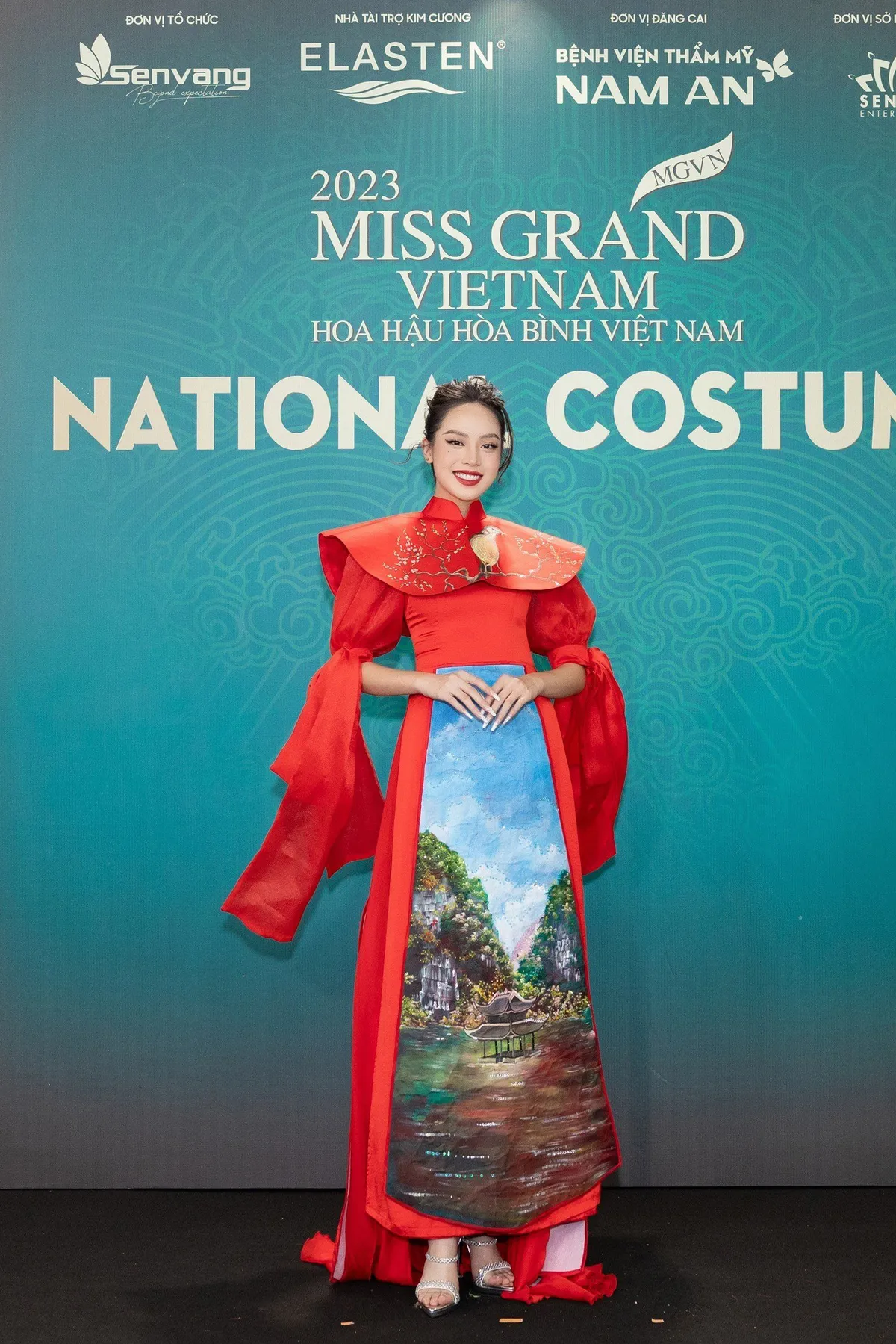 Dàn người đẹp nền nã với trang phục truyền thống trên thảm đỏ Miss Grand Vietnam 2023 - Ảnh 3.