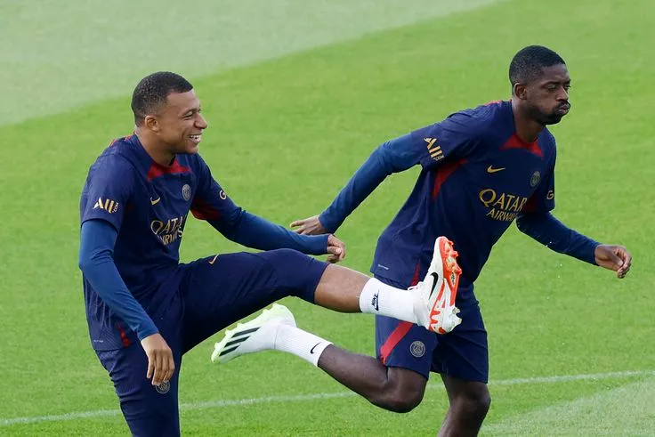 Kylian Mbappe nhiều khả năng đ&atilde; k&yacute; một bản hợp đồng mới với PSG - Ảnh 1.