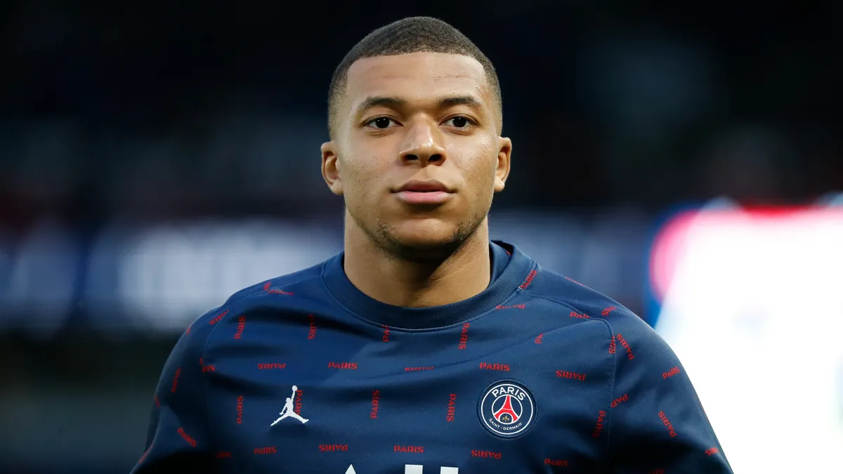 Kylian Mbappe nhiều khả năng đ&atilde; k&yacute; một bản hợp đồng mới với PSG - Ảnh 2.