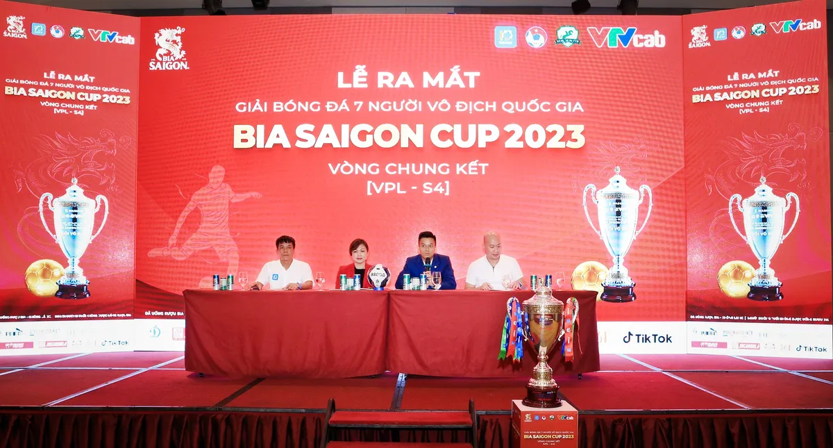 8 đội tranh tài tại VCK giải bóng đá 7 người vô địch quốc gia 2023 - Ảnh 1. 8 đội tranh tài tại VCK giải bóng đá 7 người vô địch quốc gia 2023 - Ảnh 1.