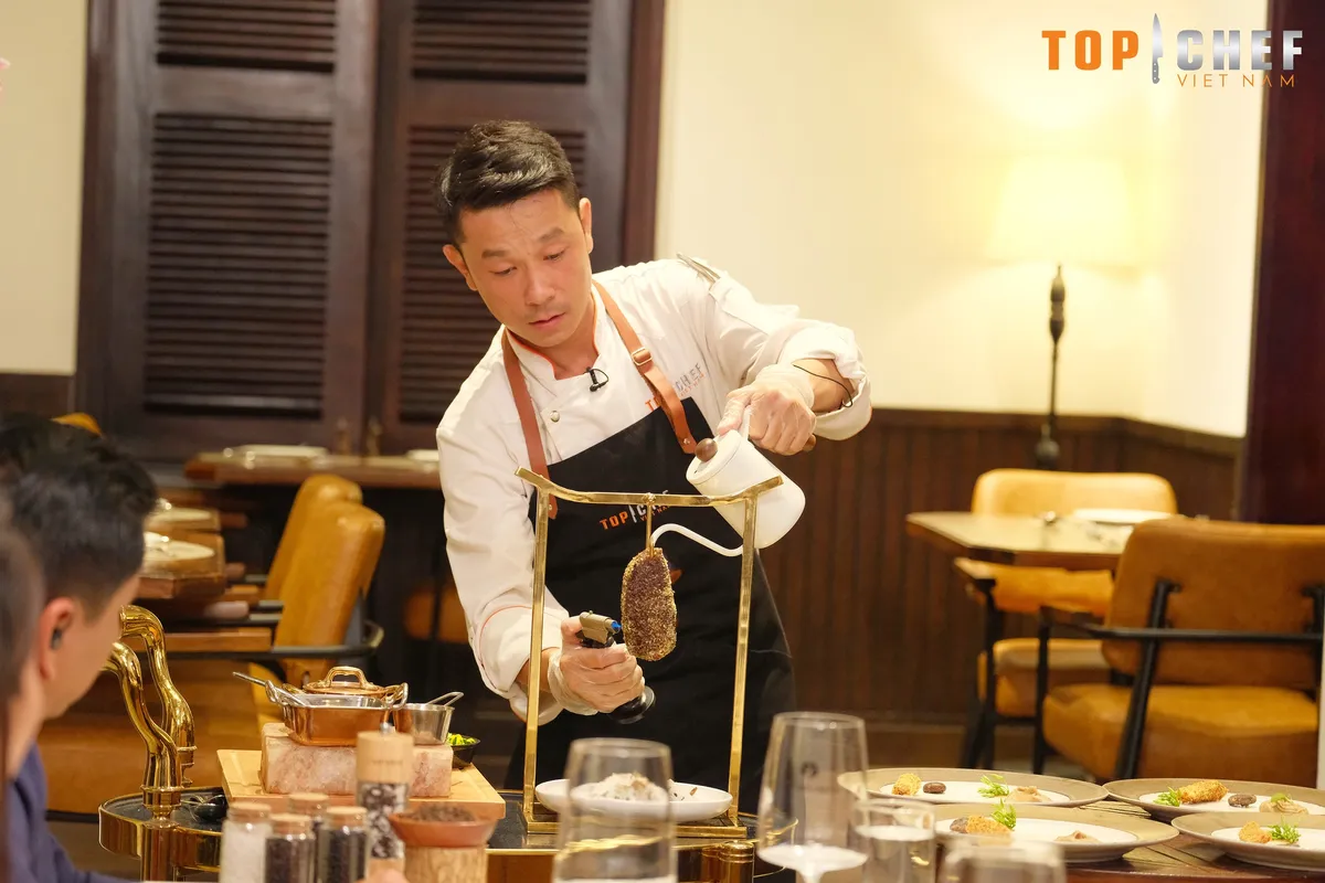 Top Chef - Tập 11: Thử thách kết hợp thịt bò Wagyu và vang thượng hạng, đầu bếp gen Z phải gói dao ra về - Ảnh 9.