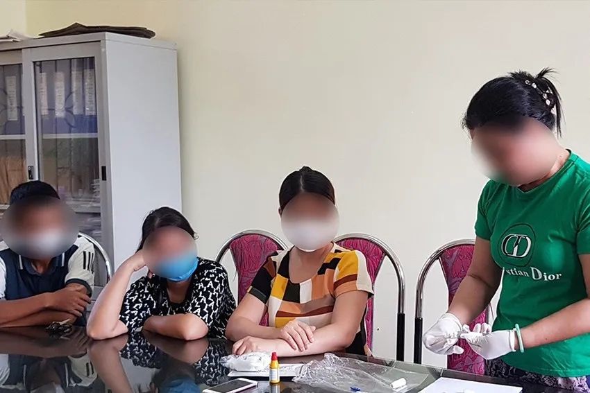 Phạt nhóm Bông hồng đen 7,5 triệu đồng - Ảnh 1. Phạt nhóm Bông hồng đen 7,5 triệu đồng - Ảnh 1.