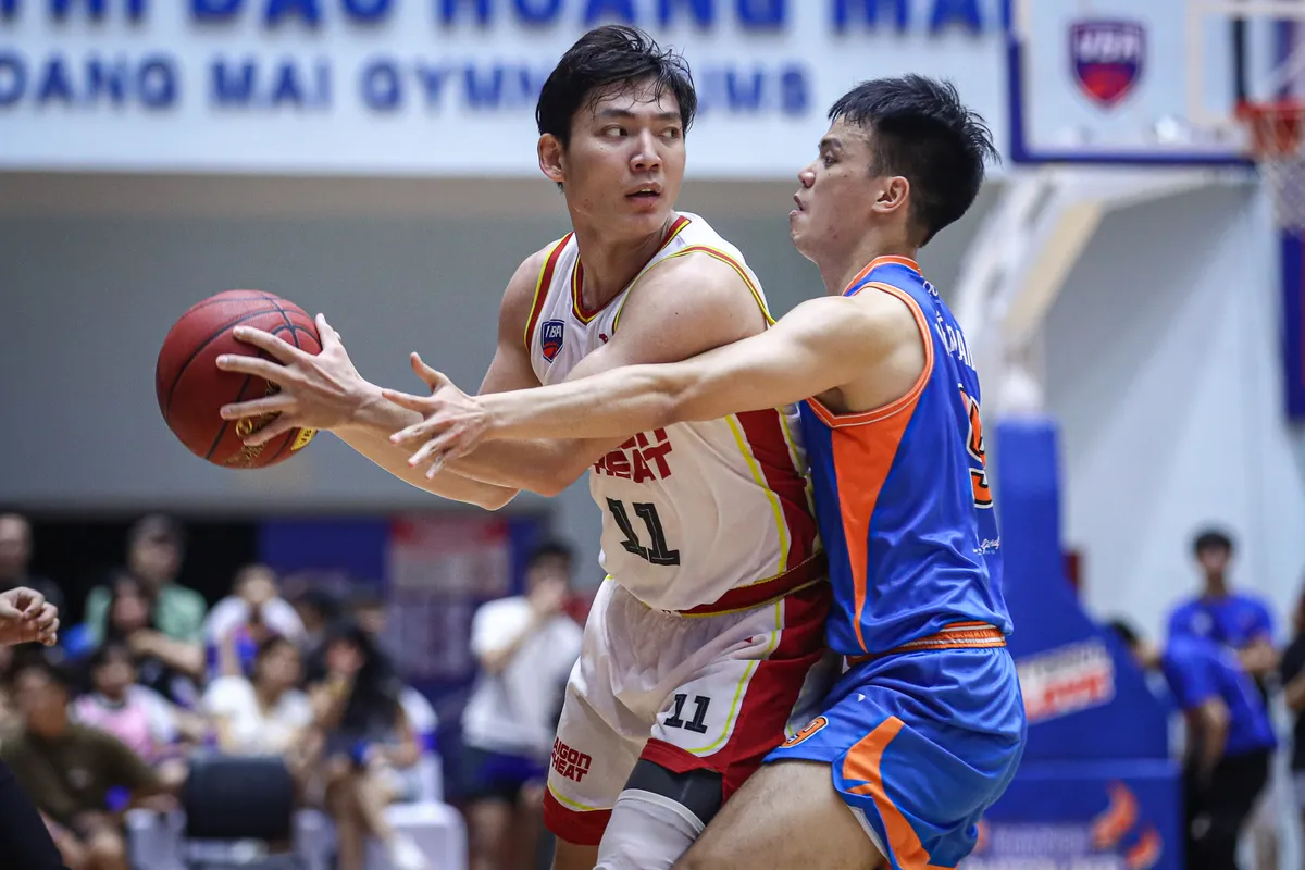 VBA 2023 - Game 54: Hanoi Buffaloes tạm biệt sân nhà bằng màn lội ngược dòng quả cảm - Ảnh 4.