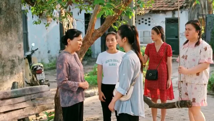 Làng trong phố - Tập 19: Ông Ẩn trộm tiền Thoan đi cúng bái - Ảnh 8.