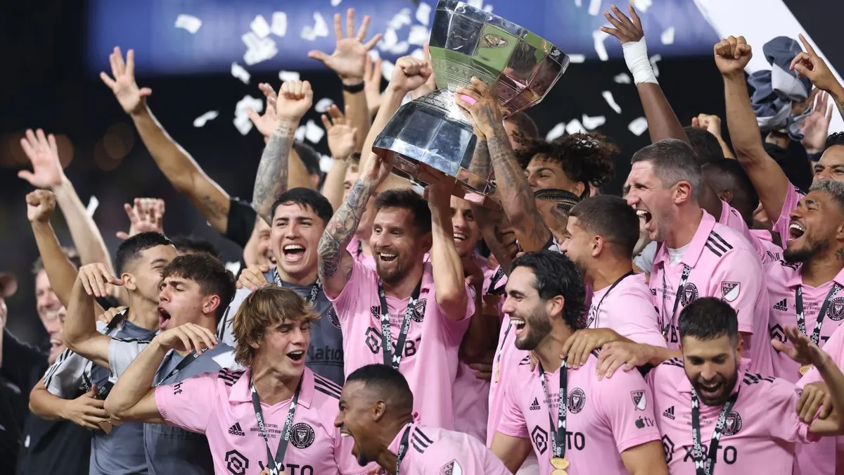 V&eacute; xem trận ra mắt MLS của Messi vượt mốc 20.000 USD - Ảnh 1.