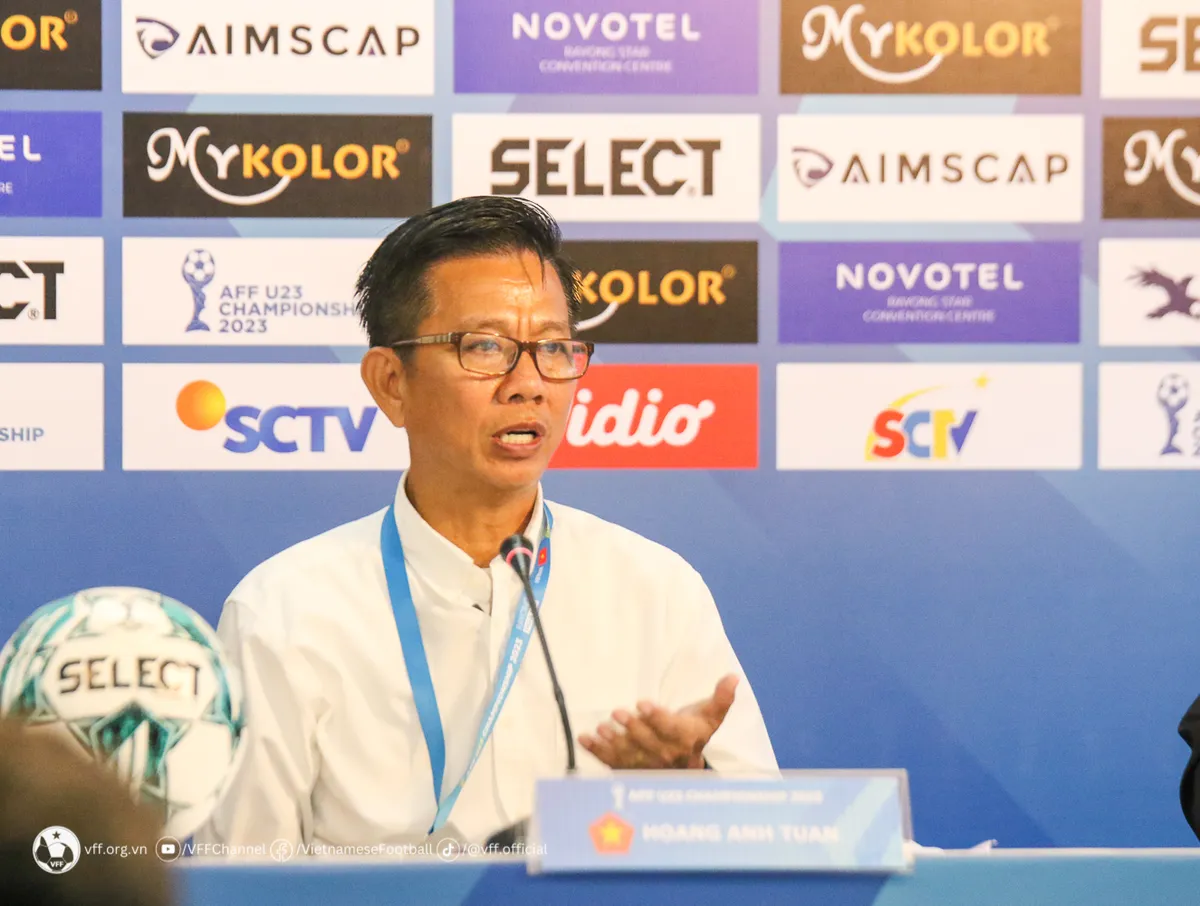 HLV Hoàng Anh Tuấn hài lòng về các học trò sau chiến thắng 4-1 trước U23 Malaysia - Ảnh 1. HLV Hoàng Anh Tuấn hài lòng về các học trò sau chiến thắng 4-1 trước U23 Malaysia - Ảnh 1.