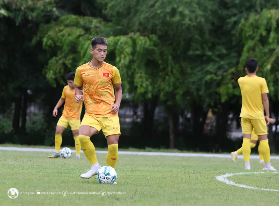 ĐT U23 Việt Nam tích cực chuẩn bị cho trận bán kết với ĐT U23 Malaysia - Ảnh 9. ĐT U23 Việt Nam tích cực chuẩn bị cho trận bán kết với ĐT U23 Malaysia - Ảnh 9.