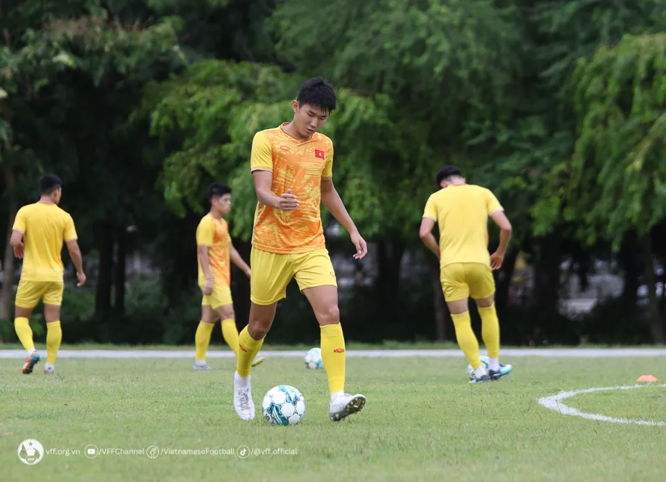 ĐT U23 Việt Nam tích cực chuẩn bị cho trận bán kết với ĐT U23 Malaysia - Ảnh 7. ĐT U23 Việt Nam tích cực chuẩn bị cho trận bán kết với ĐT U23 Malaysia - Ảnh 7.