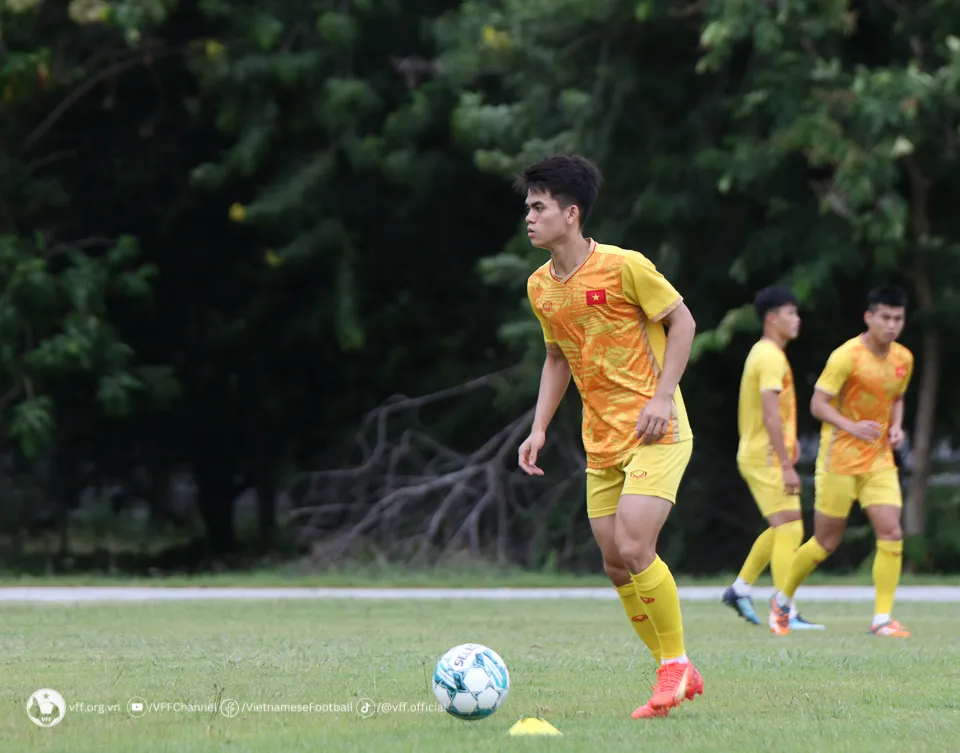 ĐT U23 Việt Nam tích cực chuẩn bị cho trận bán kết với ĐT U23 Malaysia - Ảnh 5. ĐT U23 Việt Nam tích cực chuẩn bị cho trận bán kết với ĐT U23 Malaysia - Ảnh 5.