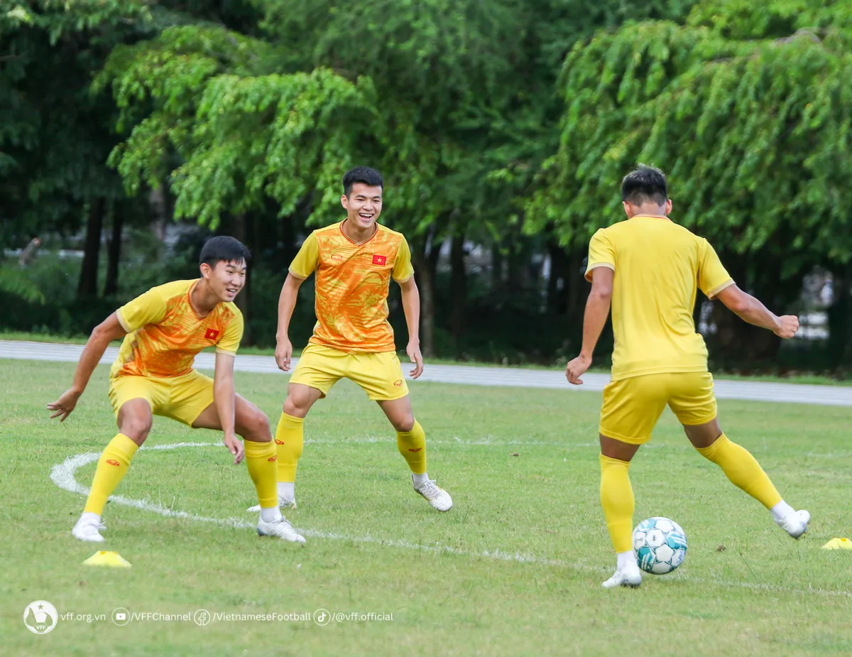 ĐT U23 Việt Nam thoải mái tinh thần trước trận chung kết giải Đông Nam Á - Ảnh 1. ĐT U23 Việt Nam thoải mái tinh thần trước trận chung kết giải Đông Nam Á - Ảnh 1.