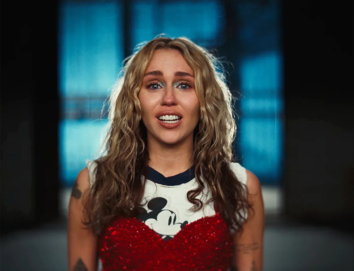 Miley Cyrus tự hào vì quá khứ hoang dại - Ảnh 1.