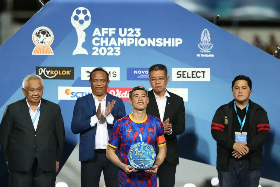 Thắng U23 Indonesia sau loạt luân lưu 11m nghẹt thở, U23 Việt Nam bảo vệ thành công ngôi vô địch - Ảnh 7. Thắng U23 Indonesia sau loạt luân lưu 11m nghẹt thở, U23 Việt Nam bảo vệ thành công ngôi vô địch - Ảnh 7.