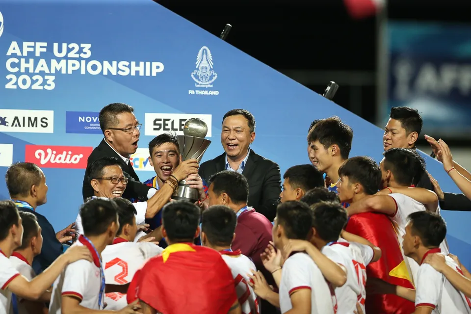 Thắng U23 Indonesia sau loạt luân lưu 11m nghẹt thở, U23 Việt Nam bảo vệ thành công ngôi vô địch - Ảnh 6. Thắng U23 Indonesia sau loạt luân lưu 11m nghẹt thở, U23 Việt Nam bảo vệ thành công ngôi vô địch - Ảnh 6.