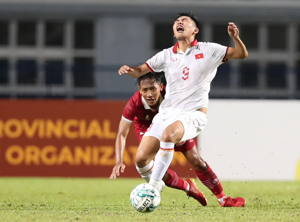 Thắng U23 Indonesia sau loạt luân lưu 11m nghẹt thở, U23 Việt Nam bảo vệ thành công ngôi vô địch - Ảnh 3. Thắng U23 Indonesia sau loạt luân lưu 11m nghẹt thở, U23 Việt Nam bảo vệ thành công ngôi vô địch - Ảnh 3.
