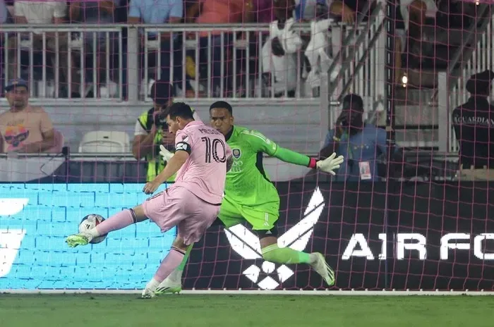 Messi lập cú đúp, Inter Miami thắng liền 3 trận - Ảnh 1.