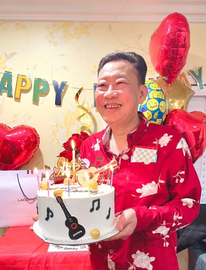 Cuộc sống nhạc sĩ L&ecirc; Quang sau khi phẫu thuật cắt một b&agrave;n ch&acirc;n giờ ra sao? - Ảnh 1.