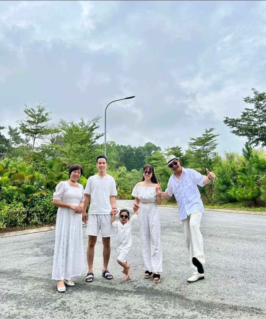 NSND Nguyễn Hải: Nhiều đất vẫn ở nh&agrave; 41m2, tự tay pha sữa, ru ch&aacute;u ngủ - Ảnh 3.