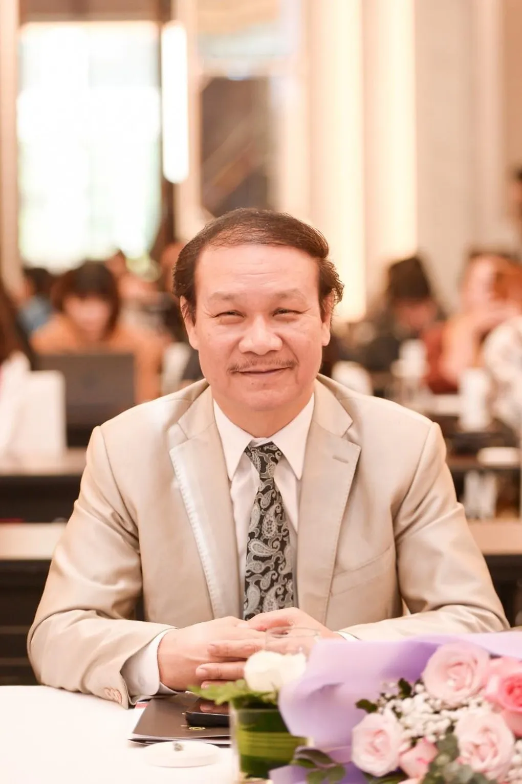 NSND Nguyễn Hải: Nhiều đất vẫn ở nh&agrave; 41m2, tự tay pha sữa, ru ch&aacute;u ngủ - Ảnh 1.