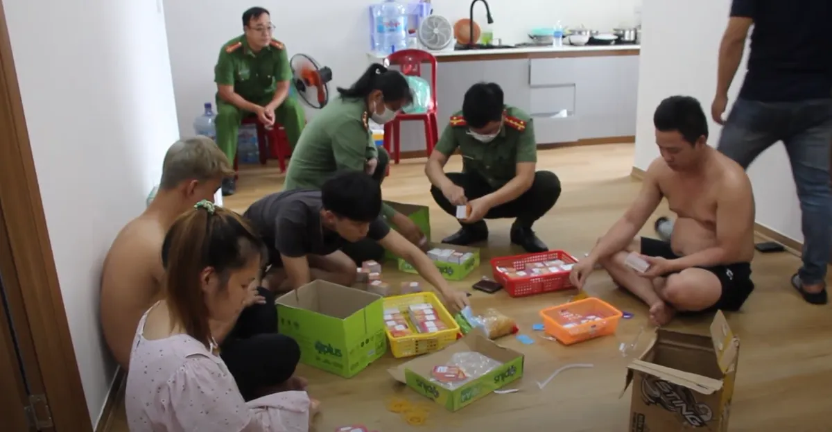 Đ&agrave; Nẵng: Triệt ph&aacute; 2 đường d&acirc;y mua b&aacute;n tr&aacute;i ph&eacute;p 30.000 t&agrave;i khoản ng&acirc;n h&agrave;ng - Ảnh 2.