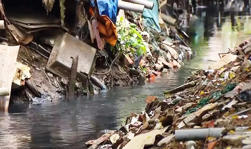 H&agrave; Nội mới chỉ xử l&yacute; được gần 29% tổng lượng nước thải sinh hoạt - Ảnh 1.