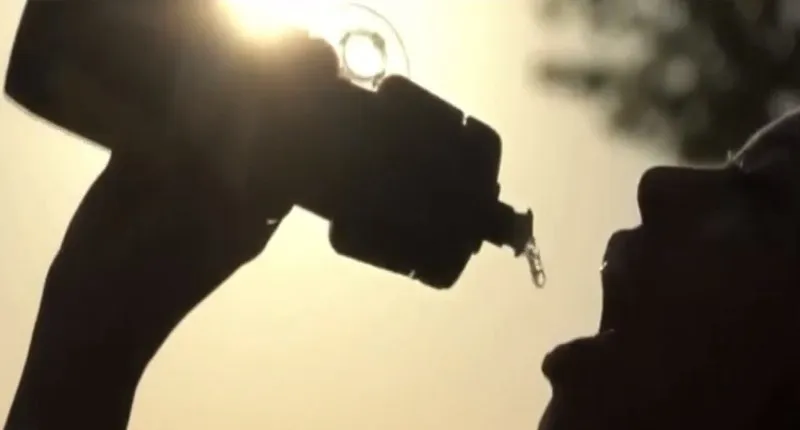 Uống gần 2 l&iacute;t nước trong v&ograve;ng 20 ph&uacute;t, một phụ nữ 35 tuổi tử vong  - Ảnh 1.