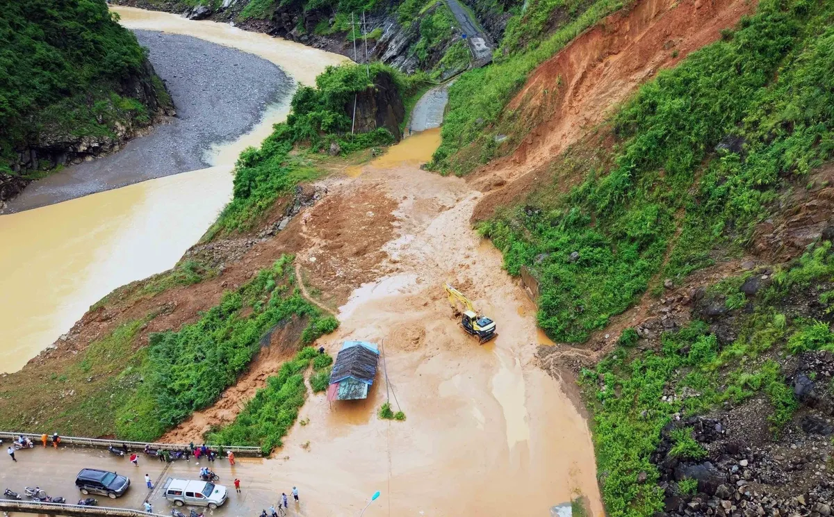 Không chủ quan trước nguy cơ sạt lở sau mưa lớn - Ảnh 4.