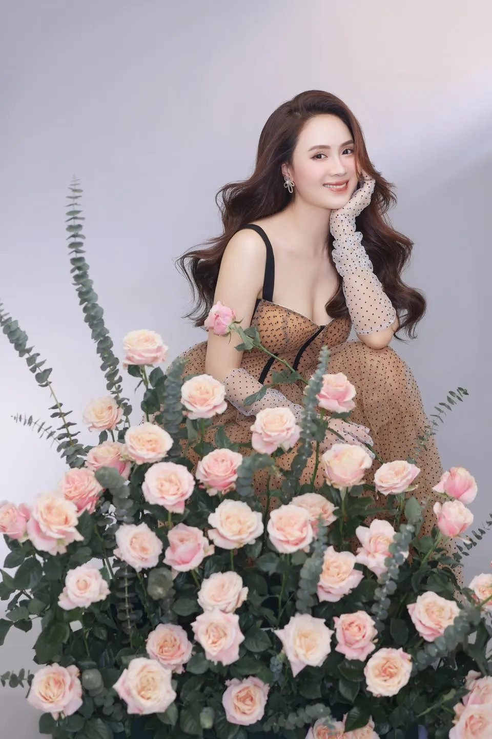 Hồng Diễm c&agrave;ng ng&agrave;y gợi cảm - Ảnh 7.