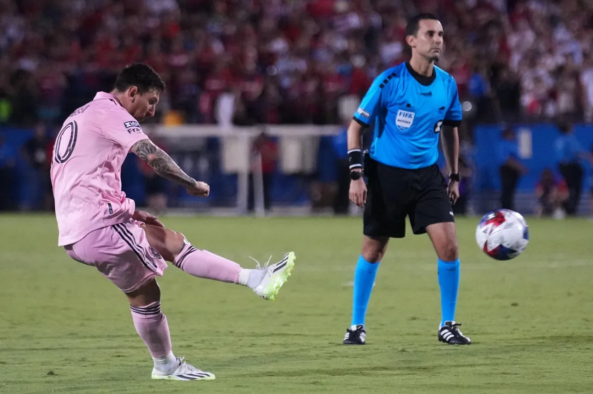 Messi tỏa sáng, Inter Miami lội ngược dòng kịch tính - Ảnh 3. Messi tỏa sáng, Inter Miami lội ngược dòng kịch tính - Ảnh 3.