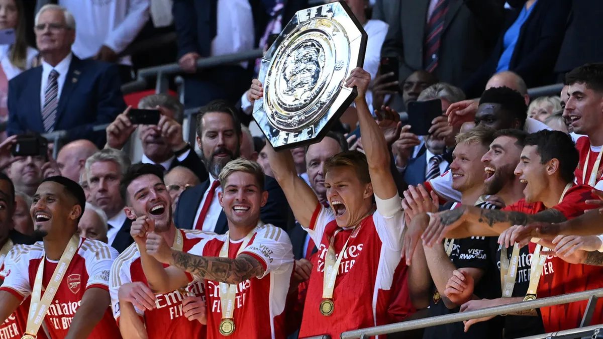 Hạ Man City sau loạt lu&acirc;n lưu, Arsenal gi&agrave;nh Si&ecirc;u Cup Anh - Ảnh 4.