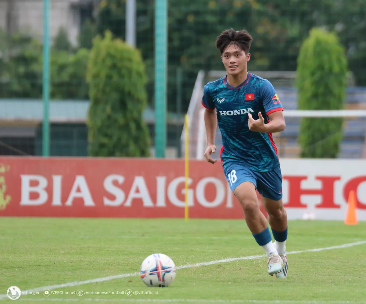 Chân sút số 1 tại giải hạng Nhất quốc gia hội quân cùng ĐT U23 Việt Nam - Ảnh 7. Chân sút số 1 tại giải hạng Nhất quốc gia hội quân cùng ĐT U23 Việt Nam - Ảnh 7.