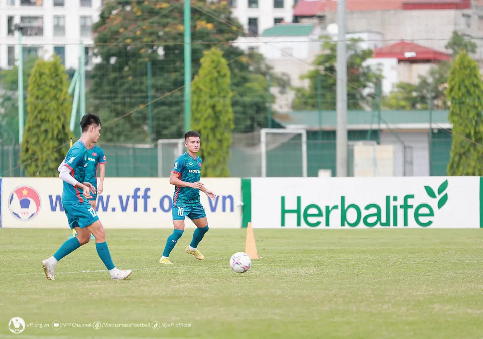 ĐT U23 Việt Nam tăng tốc tập luyện chuẩn bị cho giải Đông Nam Á 2023 - Ảnh 5. ĐT U23 Việt Nam tăng tốc tập luyện chuẩn bị cho giải Đông Nam Á 2023 - Ảnh 5.