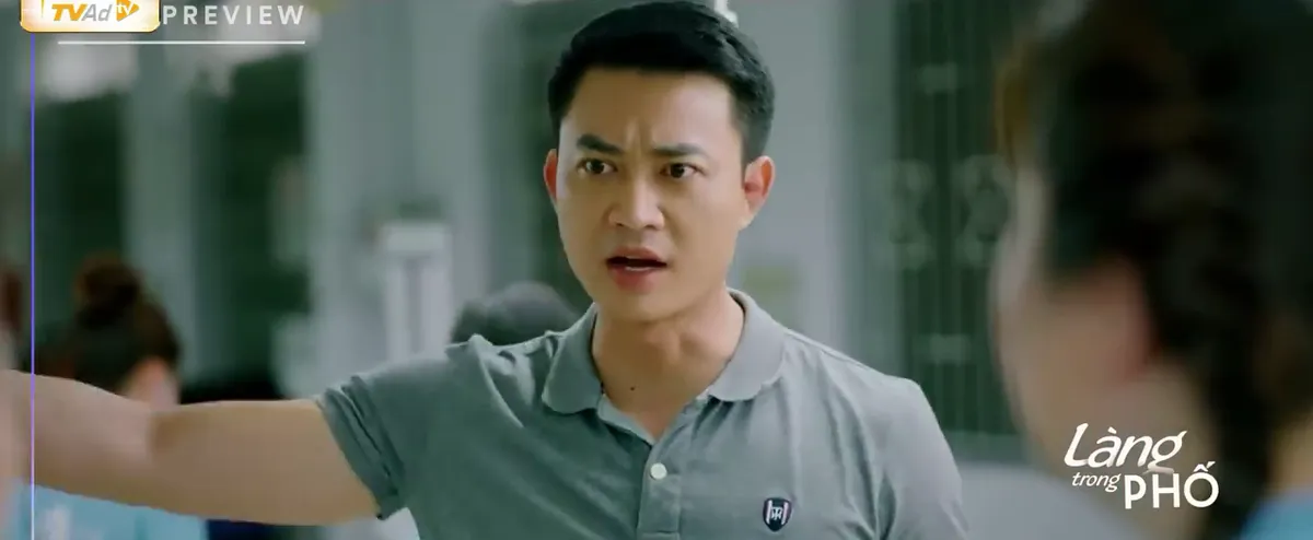 L&agrave;ng trong phố - Tập 6: Ho&agrave;i bị đồng nghiệp đ&aacute; x&eacute;o - Ảnh 4.