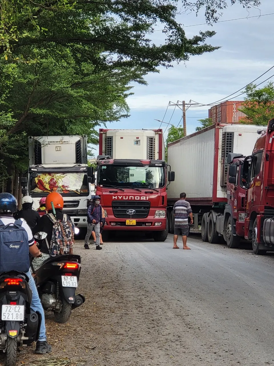 TP Hồ Chí Minh: Khu chung cư 2.000 dân không có lối đi - Ảnh 2.
