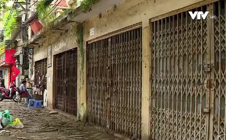 Nhiều cơ sở nhà đất công bị bỏ hoang sau sáp nhập đơn vị hành chính - Ảnh 1.