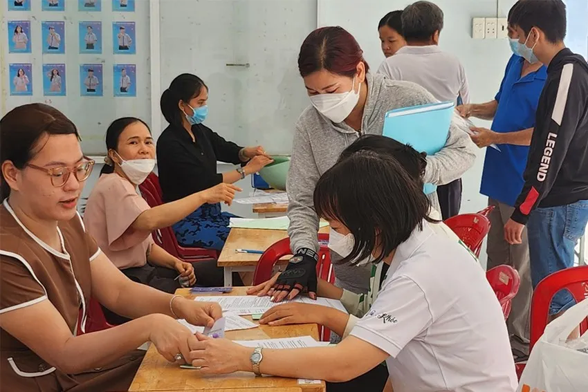 Nhiều trường ở TP Hồ Chí Minh không tuyển đủ chỉ tiêu bổ sung lớp 10 - Ảnh 1.