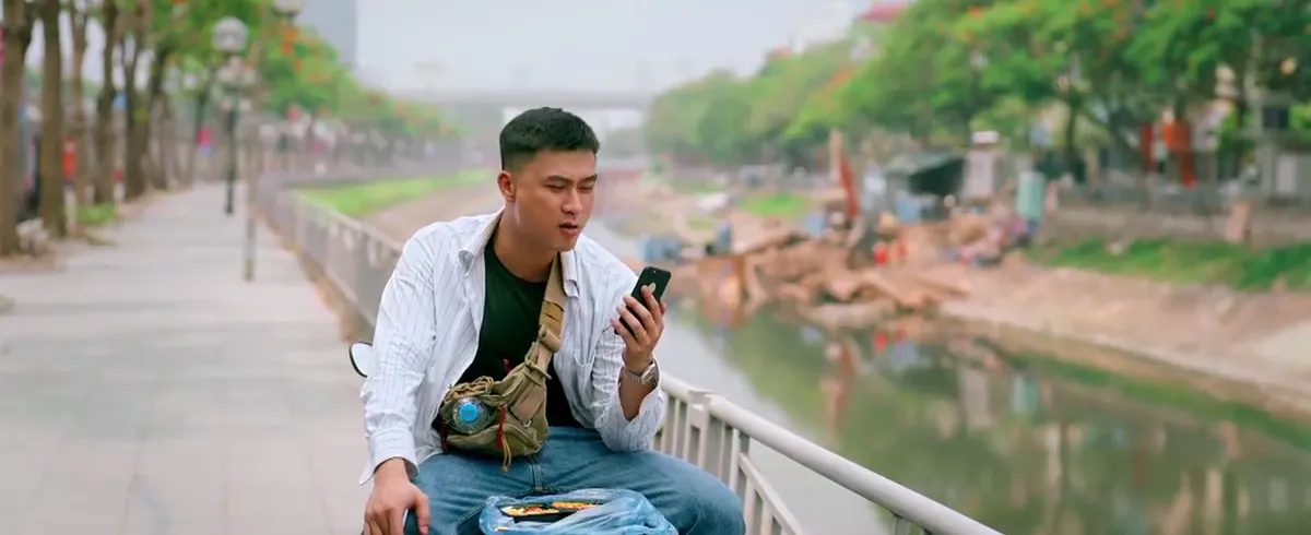 Làng trong phố: Giọng Mến đỡ khàn, Hiếu vẫn giục lên thành phố chữa bộ hơi rè - Ảnh 1.