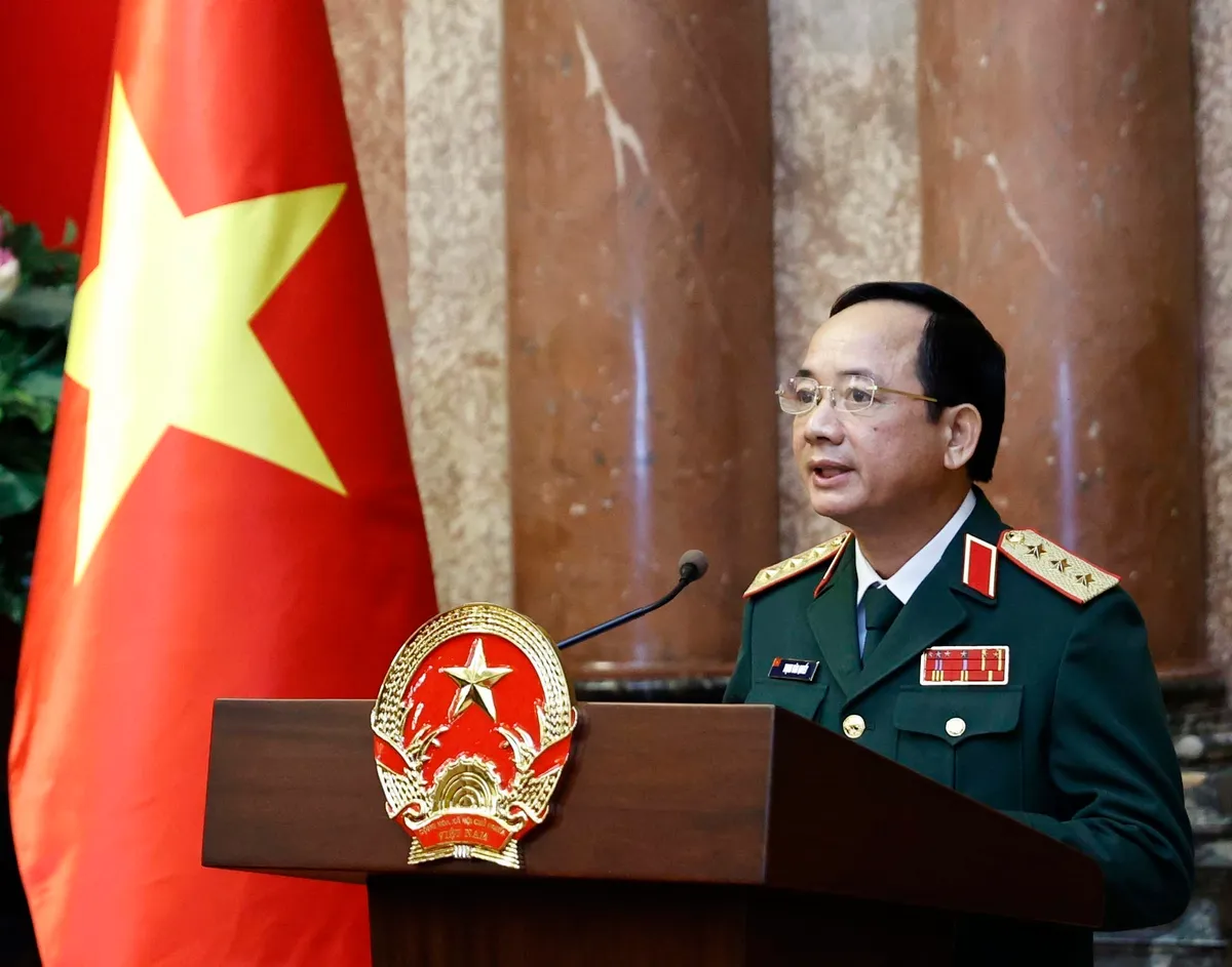 Chủ tịch nước trao Quyết định thăng qu&acirc;n h&agrave;m Thượng tướng cho đồng ch&iacute; Trịnh Văn Quyết - Ảnh 3.