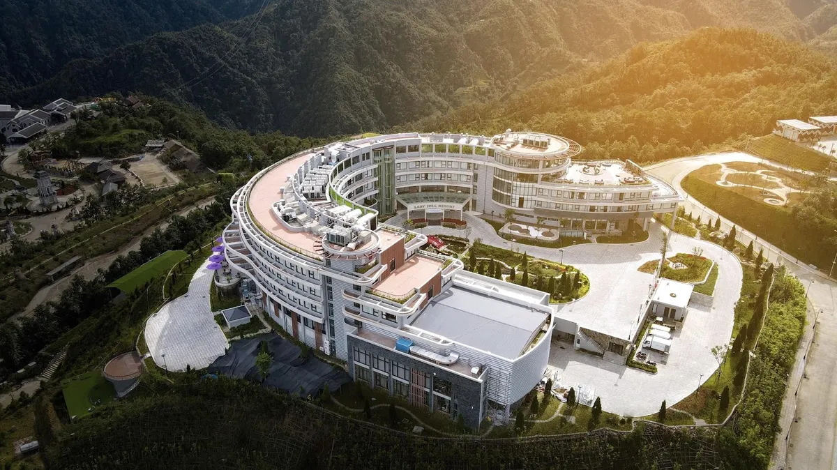 Lady Hill Sapa Resort - Kiệt tác kiến trúc giữa ngàn mây - Ảnh 1.